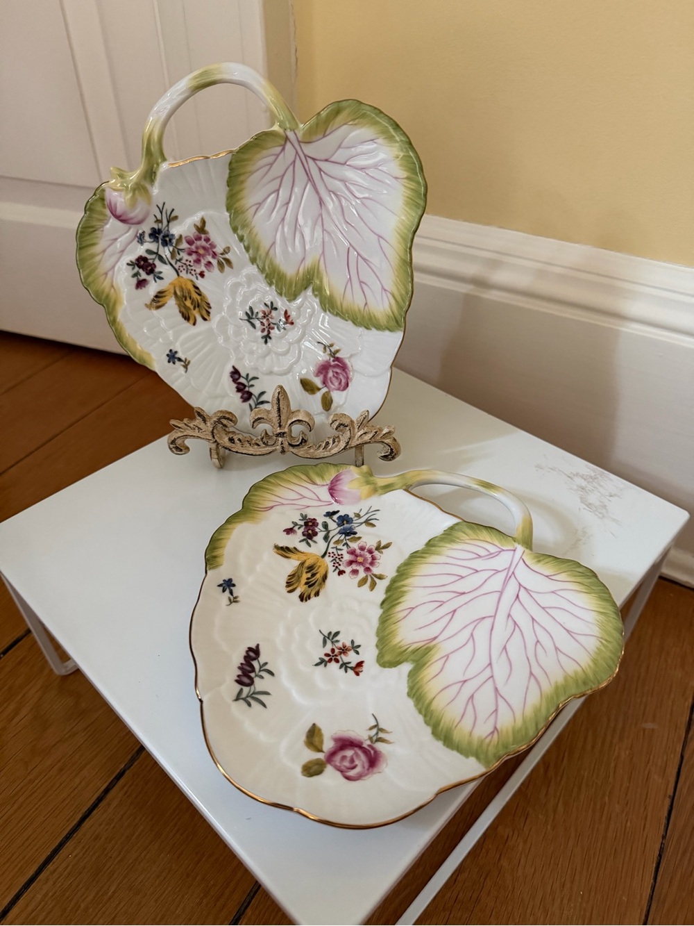 Leaf embossed serving plate embossed detail porcelain set of 2